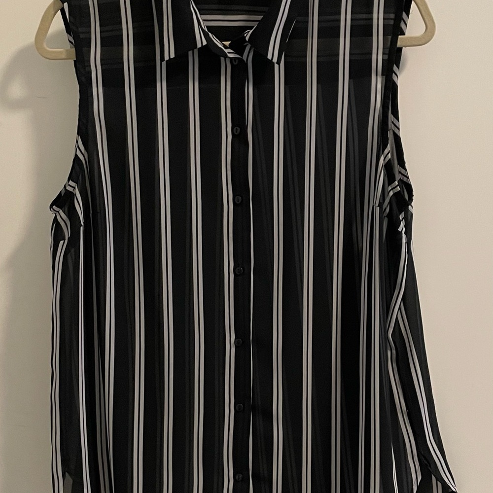 H&M Black and White Button Down Shirt with Notched Collar